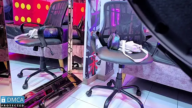 sofia sstonee  online show from 19, 12, 2025