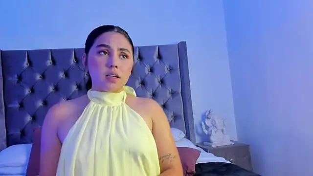 NikkiBotero online show from 16, 11, 2025