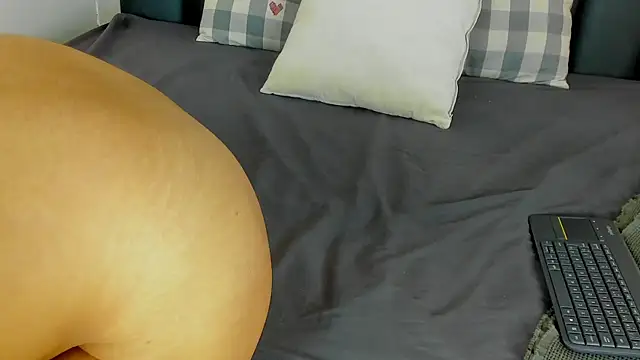 NicoletCherry   online show from 2, 12, 2025