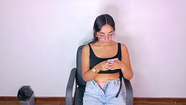 NicoletCherry   online show from 28, 11, 2025