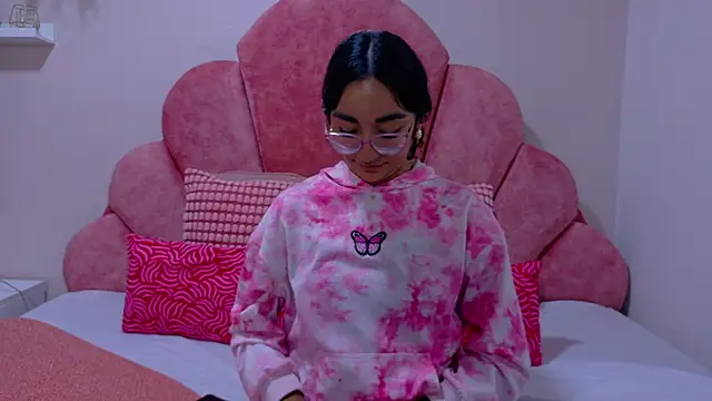 NicoletCherry   online show from 13, 11, 2025