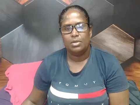 Snapshot of IndianDeluxe chatting on 12, 11, 2025 IndianDeluxe online show from 12, 11, 2025