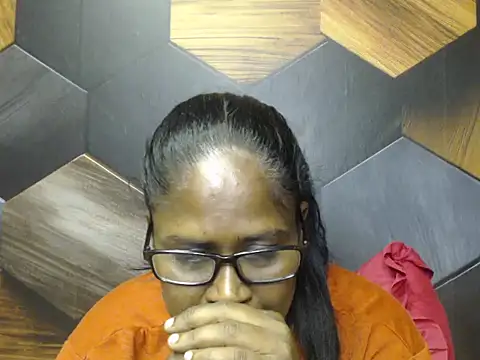 Snapshot of IndianDeluxe chatting on 27, 11, 2025 IndianDeluxe online show from 27, 11, 2025