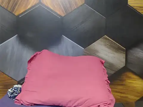 Snapshot of IndianDeluxe chatting on 11, 11, 2025 IndianDeluxe online show from 11, 11, 2025