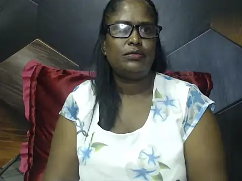 Snapshot of IndianDeluxe chatting on 29, 11, 2025 IndianDeluxe online show from 29, 11, 2025