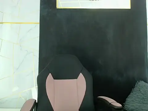 Sophie Walker17 online show from 18, 11, 2025