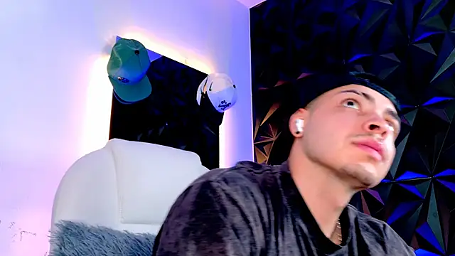 Maxwell Dupont online show from 2, 12, 2025