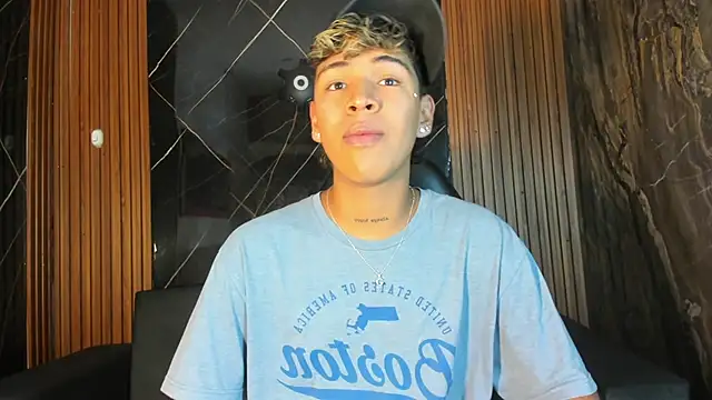 Timmy Kiing  online show from 4, 12, 2025