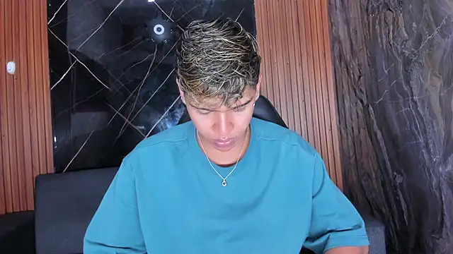 Timmy Kiing  online show from 3, 12, 2025