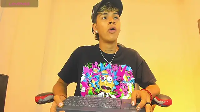 Timmy Kiing  online show from 26, 11, 2025