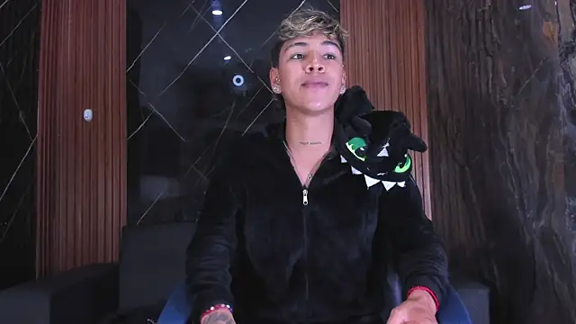 Timmy Kiing  online show from 23, 11, 2025