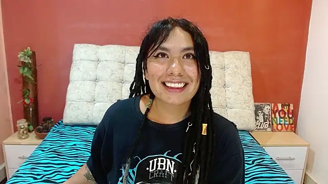 Becky Hustonn online show from 20, 11, 2025