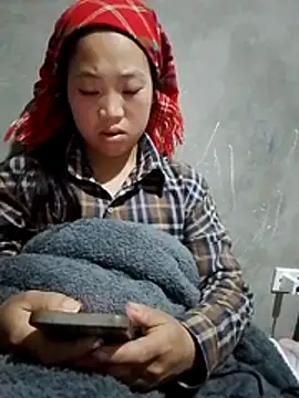 Yumiik2kk online show from 4, 12, 2025