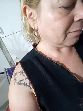 1milfemma online show from 14, 11, 2025