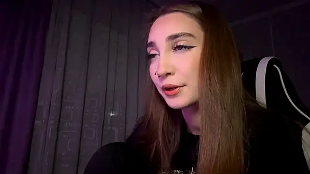 HollyPaw online show from 8, 11, 2025