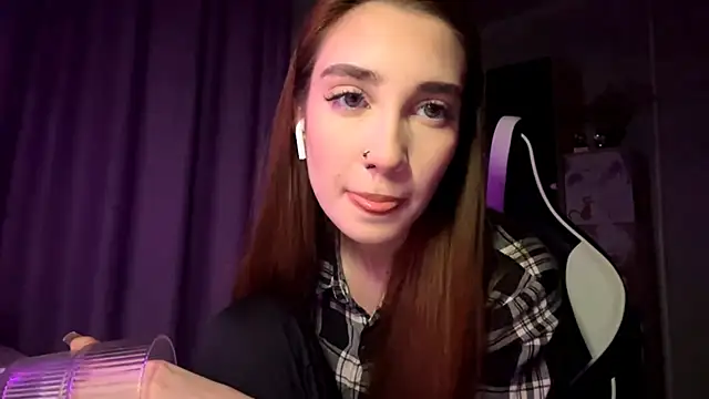 HollyPaw online show from 1, 12, 2025