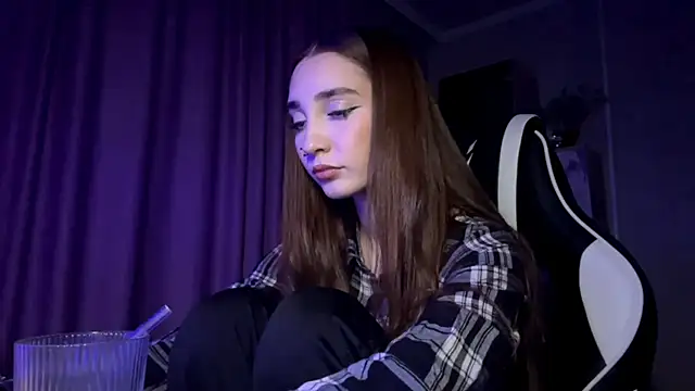 HollyPaw online show from 21, 11, 2025