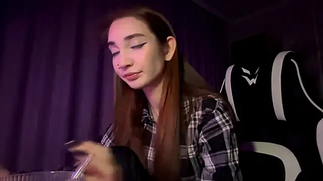 HollyPaw online show from 25, 11, 2025