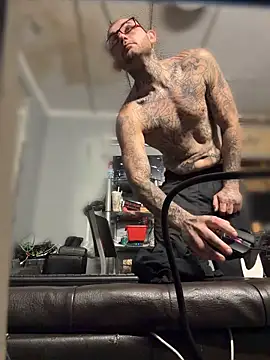 Snapshot of trickydickydaddy chatting on 30, 4, 2026 trickydickydaddy online show from 30, 4, 2026