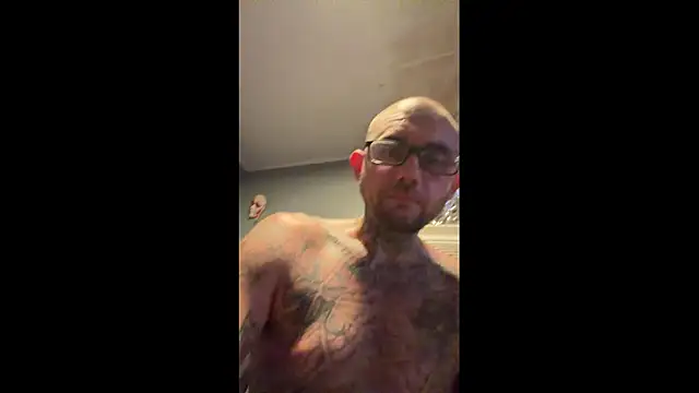 Snapshot of trickydickydaddy chatting on 19, 5, 2026 trickydickydaddy online show from 19, 5, 2026