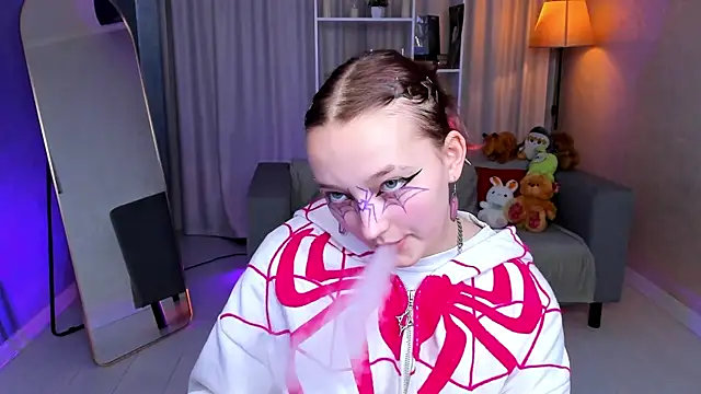 LauraKelley online show from 12, 11, 2025