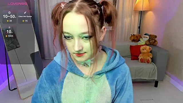 LauraKelley online show from 11, 11, 2025