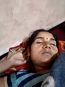 Snapshot of Seema_ji12 chatting on 28, 11, 2025 Seema ji12 online show from 28, 11, 2025