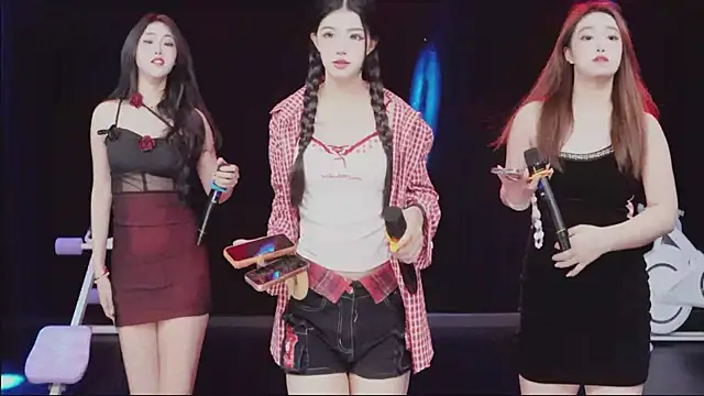 HHH-777 online show from 12, 4, 2026