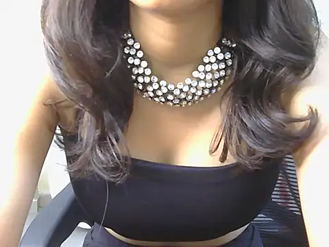 Snapshot of Your_queen_68 chatting on 12, 11, 2025 Your queen 68 online show from 12, 11, 2025