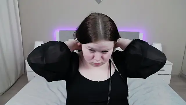 Snapshot of EvaNova_ chatting on 21, 11, 2025 EvaNova online show from 21, 11, 2025