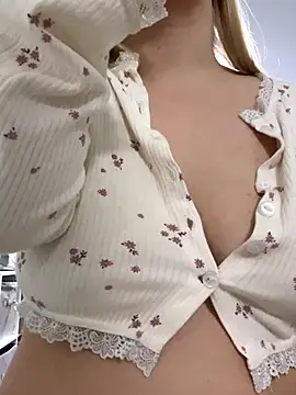 MilaHester online show from 10, 11, 2025