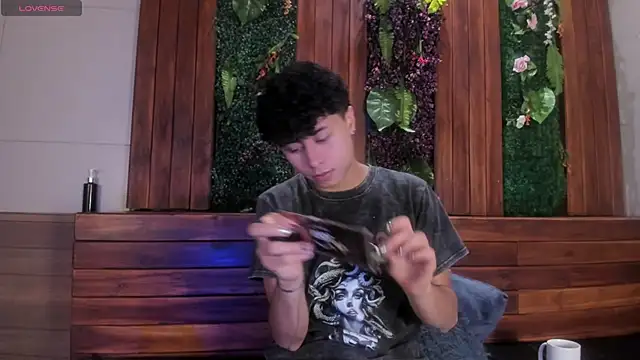 Noah dupont  online show from 21, 12, 2025