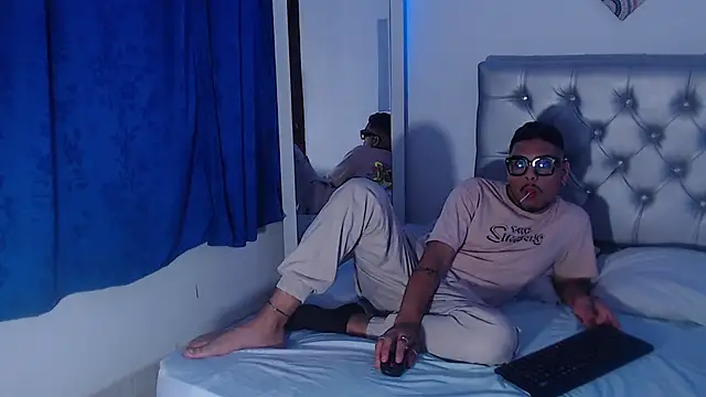 LatinWolfBoy online show from 26, 11, 2025