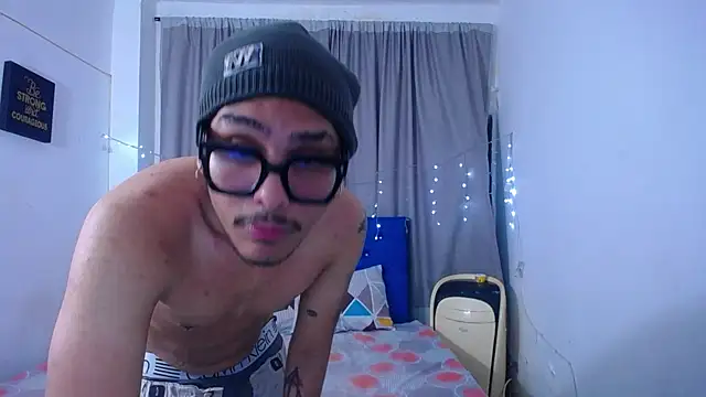 LatinWolfBoy online show from 18, 11, 2025