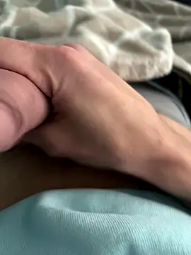 groschibre40100 online show from 17, 12, 2025