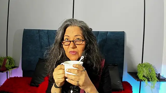 Victoriaa Anderson online show from 19, 6, 2026