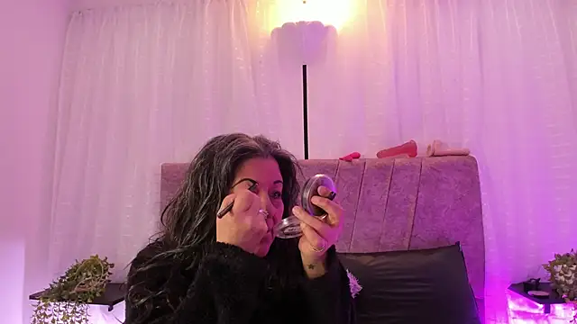Victoriaa Anderson online show from 28, 4, 2026