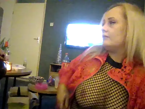 lorenarowena online show from 14, 11, 2025