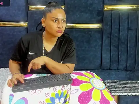 alessiaandscarlet online show from 28, 11, 2025