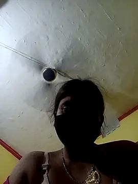 Hotbhabhi 089 online show from 15, 4, 2026