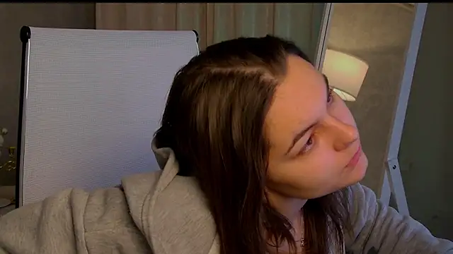 Snapshot of FrancescaCavaliere chatting on 26, 11, 2025 FrancescaCavaliere online show from 26, 11, 2025