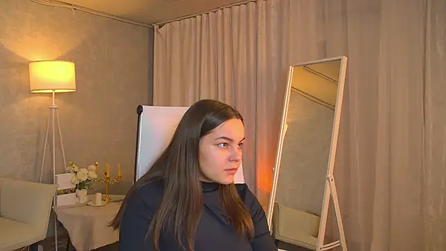 Snapshot of FrancescaCavaliere chatting on 21, 11, 2025 FrancescaCavaliere online show from 21, 11, 2025