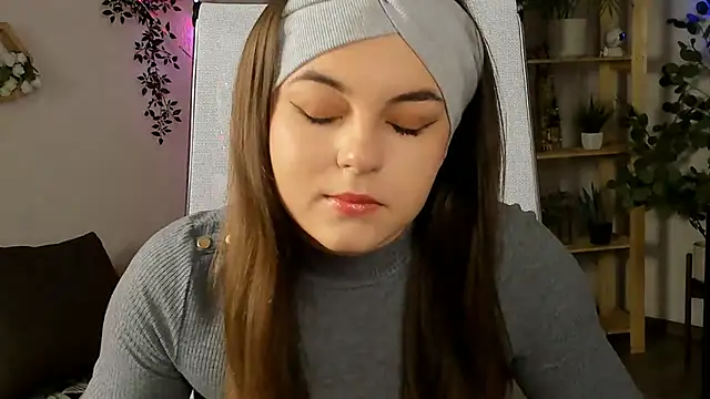 Snapshot of FrancescaCavaliere chatting on 25, 11, 2025 FrancescaCavaliere online show from 25, 11, 2025