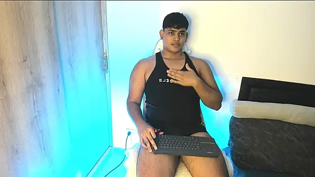 Snapshot of james_smithx chatting on 18, 11, 2025 james smithx online show from 18, 11, 2025