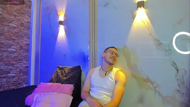 Aron and molly online show from 16, 11, 2025