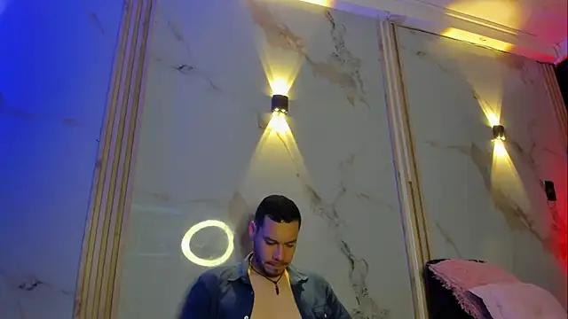 Snapshot of Aron_and_molly chatting on 7, 2, 2026 Aron and molly online show from 7, 2, 2026