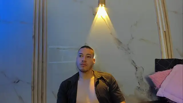 Snapshot of Aron_and_molly chatting on 11, 2, 2026 Aron and molly online show from 11, 2, 2026