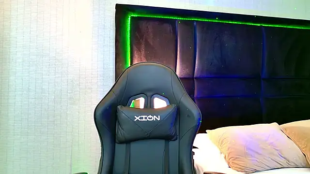 EllaEvanz online show from 28, 11, 2025