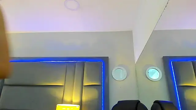 EllaEvanz online show from 1, 3, 2026