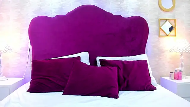 EllaEvanz online show from 18, 12, 2025